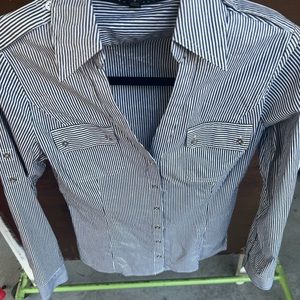 Long sleeve dress shirt size medium with 6 buttons